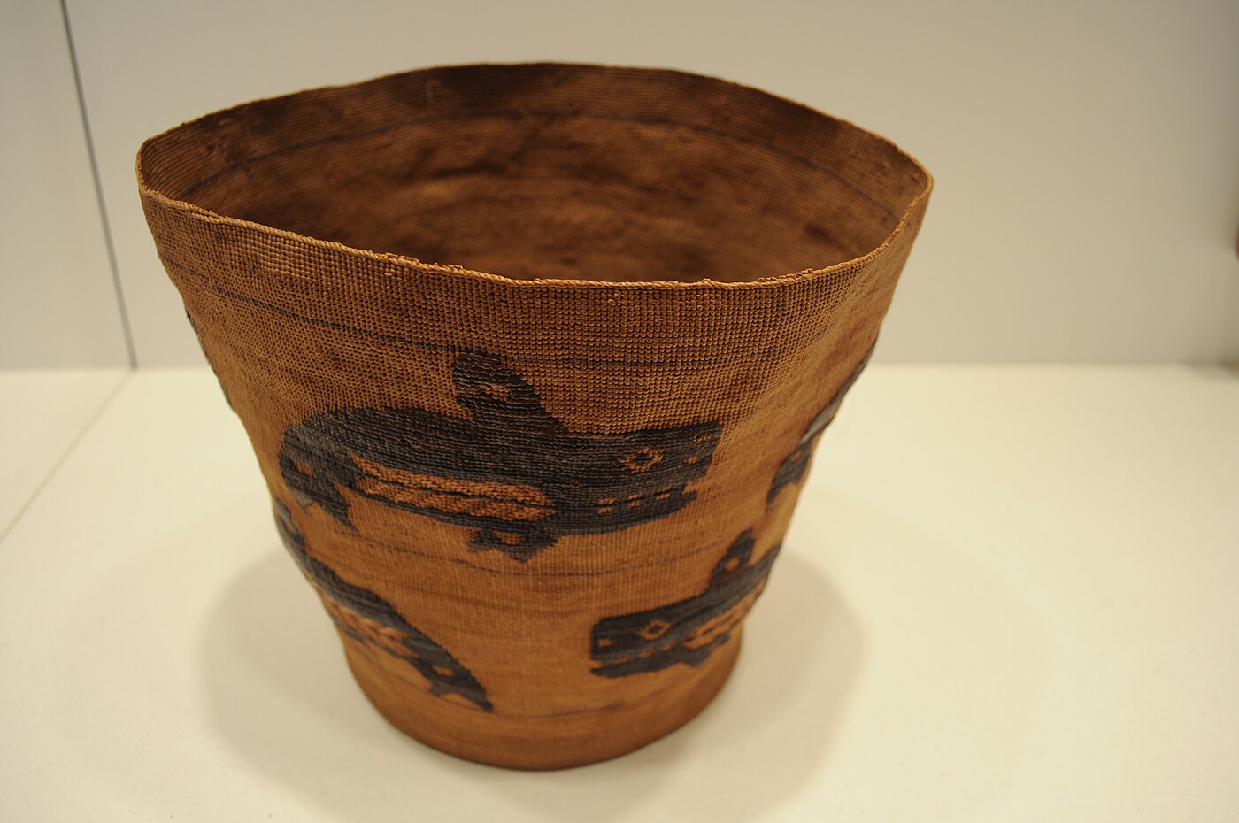 Tlingit woven spruce root basket with orca motif, c. 1910, Seattle Art Museum acc. 91.1.100.